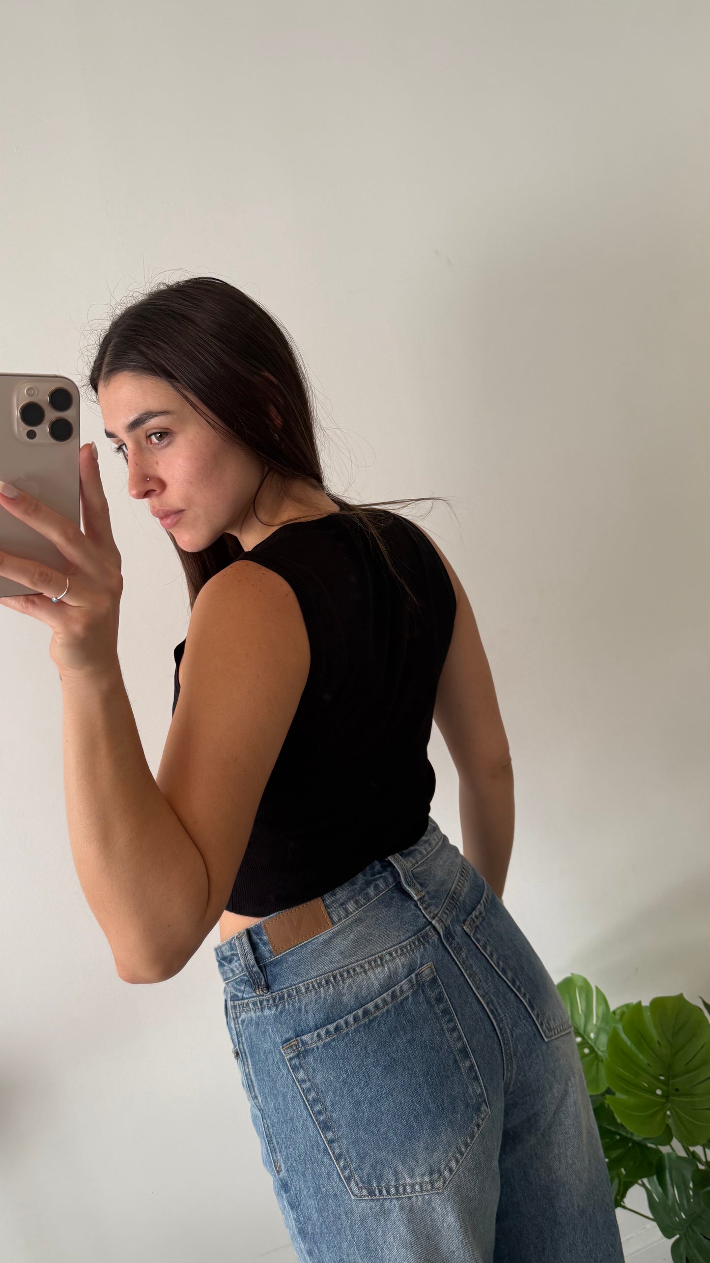 Musculosa básica negra de hilo talle M