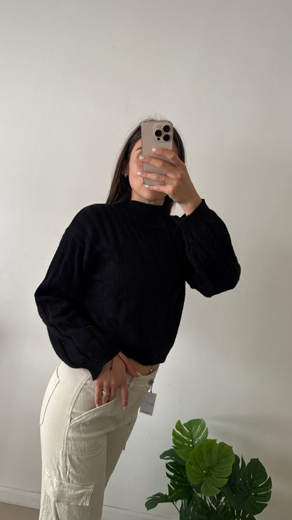 buzo negro de hilo talle M